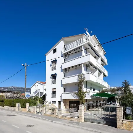 公寓 Cozy In Kastel Stafilic